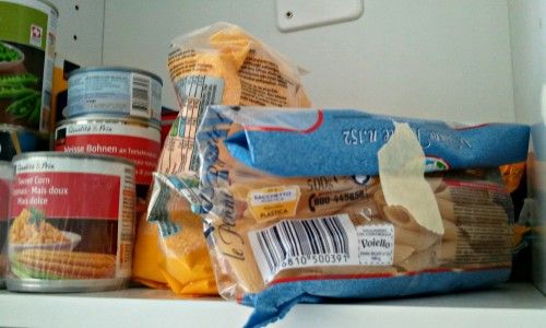 Fita crepe para selar pacotes de alimentos na cozinha ou despensa.