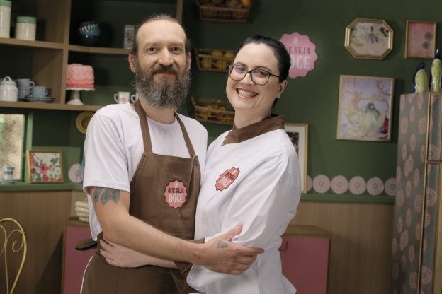 Que Seja Doce GNT: Cíntia Costa e Greg no 8 episódio da 4 temporada tema Cuca. Adalberto de Melo "Pygmeu".