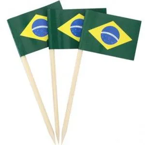 Comidas do Brasil para a Copa do Mundo: bandeirinha do Brasil para decorar sanduíches